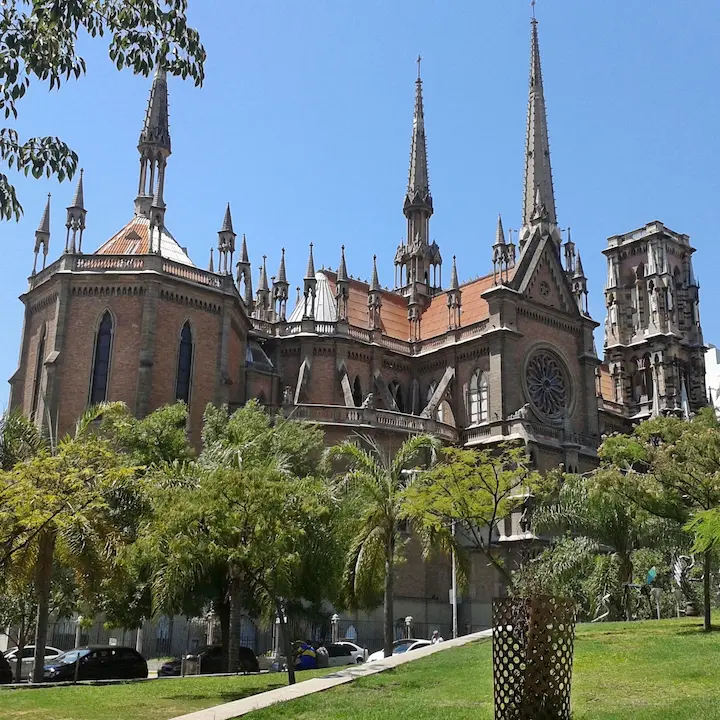 Viajar a Córdoba, Córdoba con Ñandú del sur